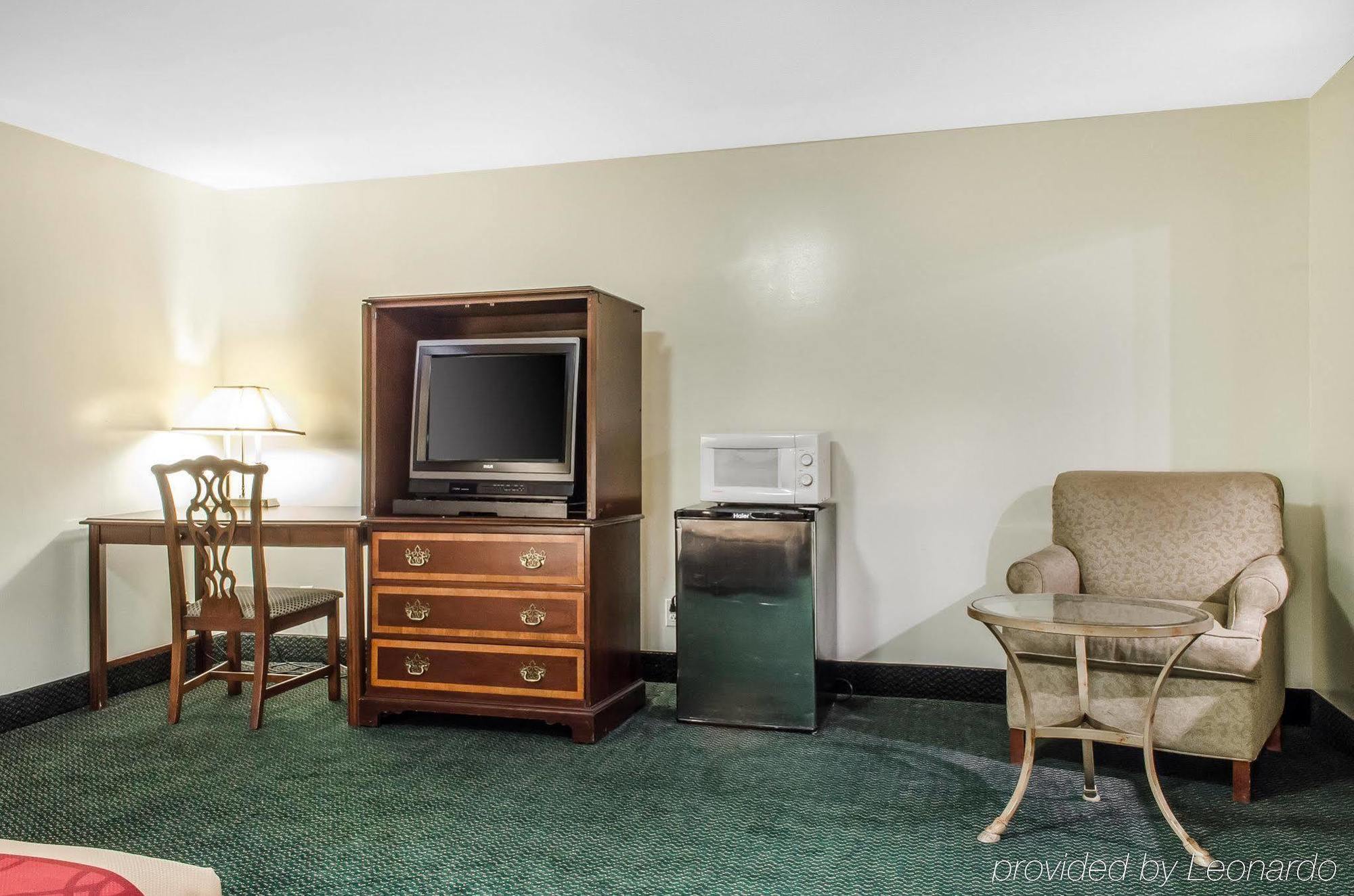 Econo Lodge Inn & Suites Denver Kültér fotó