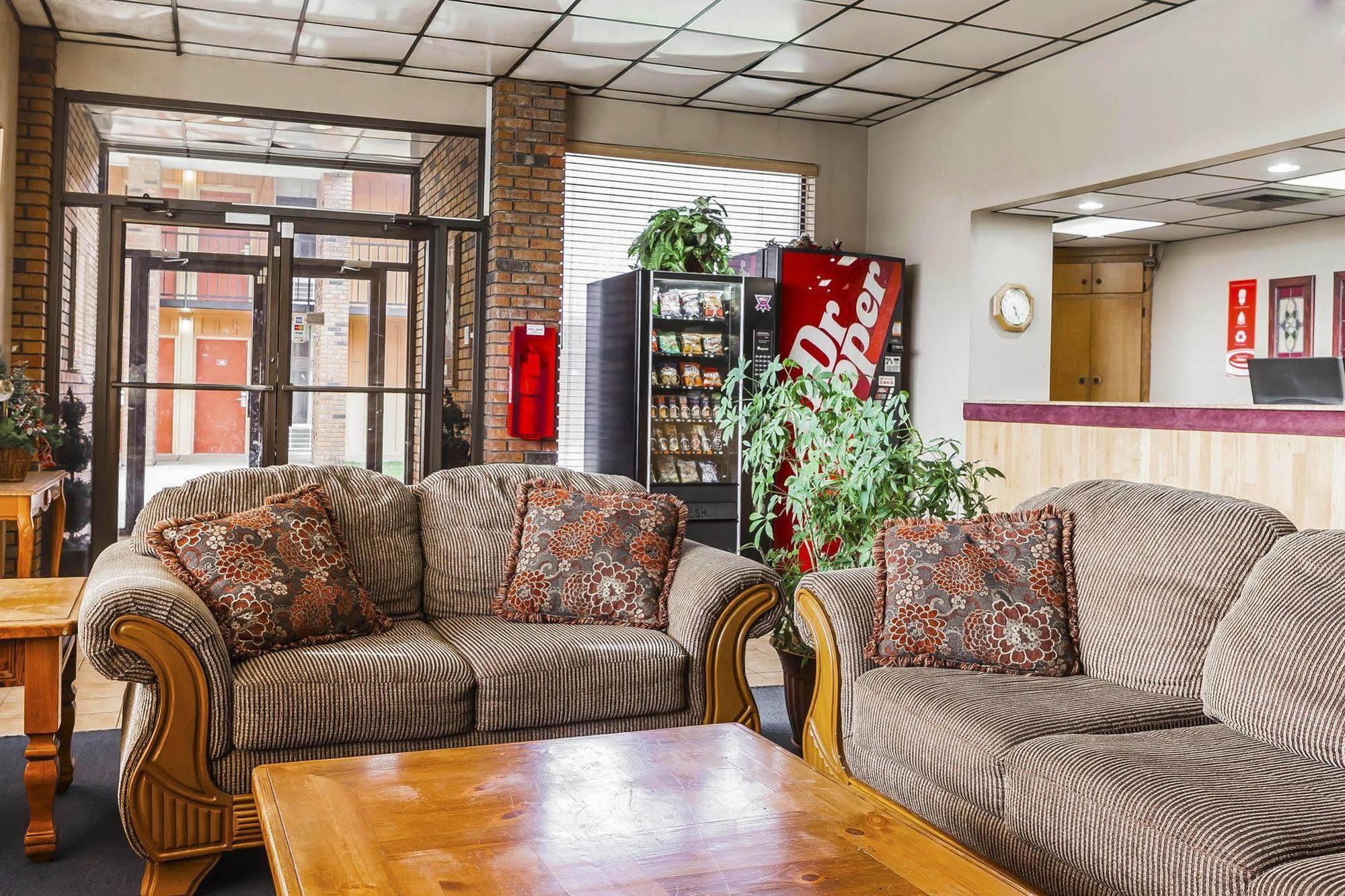 Econo Lodge Inn & Suites Denver Kültér fotó