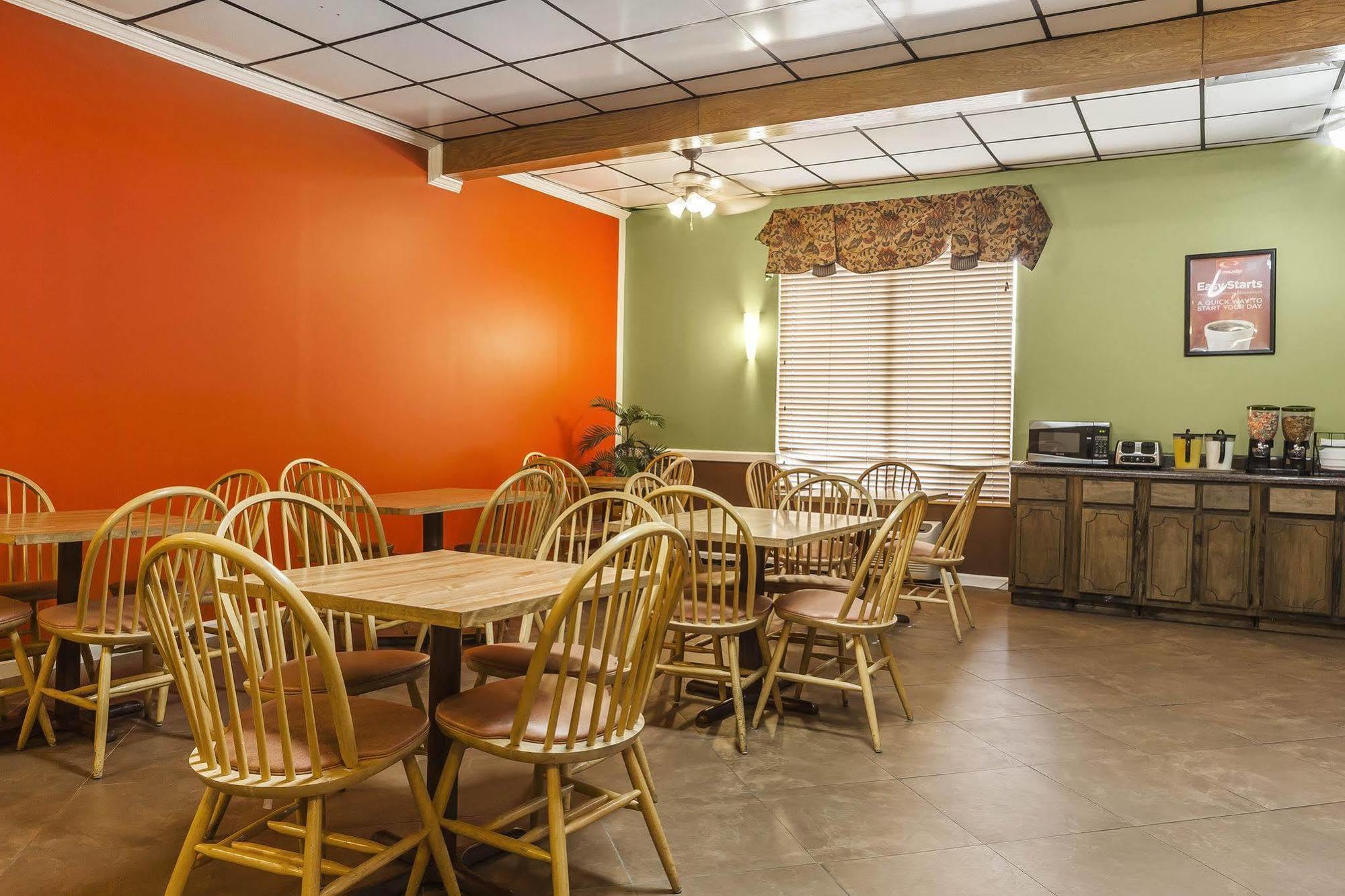 Econo Lodge Inn & Suites Denver Kültér fotó