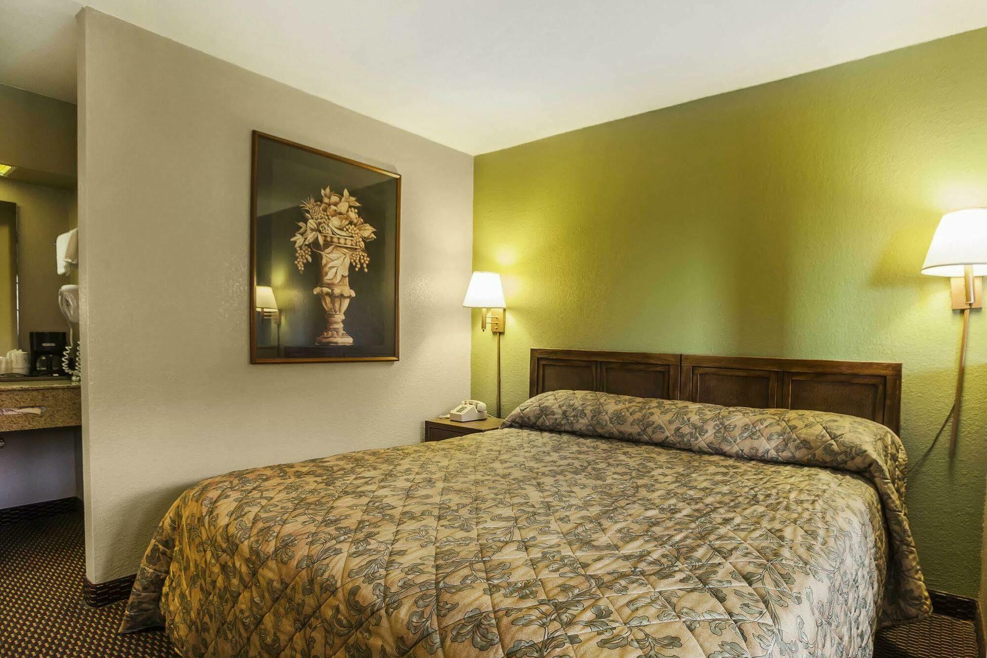 Econo Lodge Inn & Suites Denver Kültér fotó