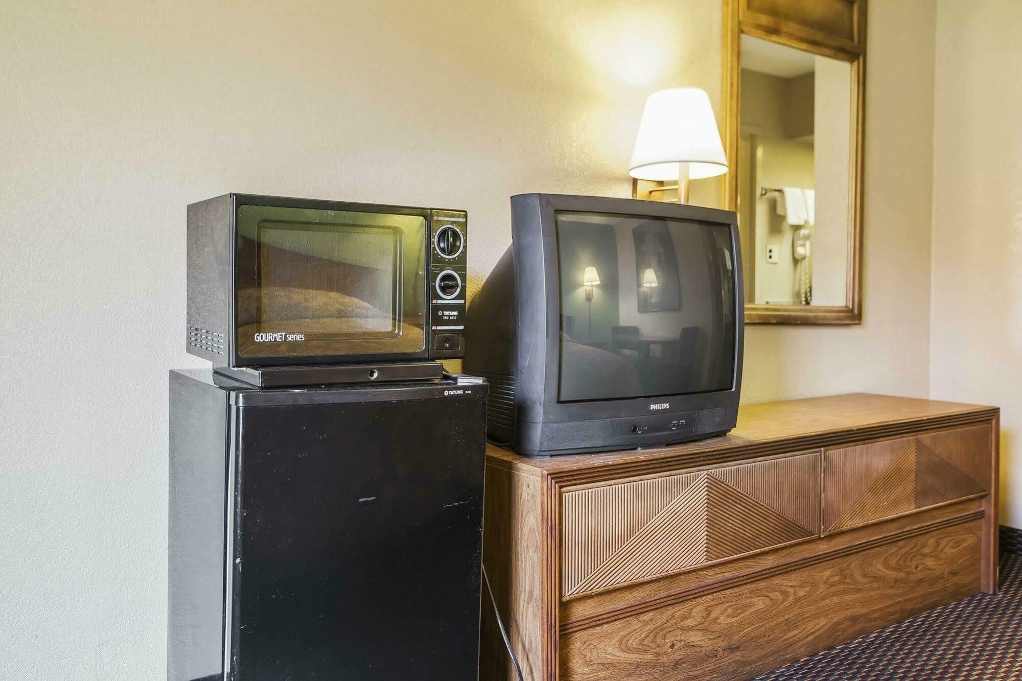Econo Lodge Inn & Suites Denver Kültér fotó