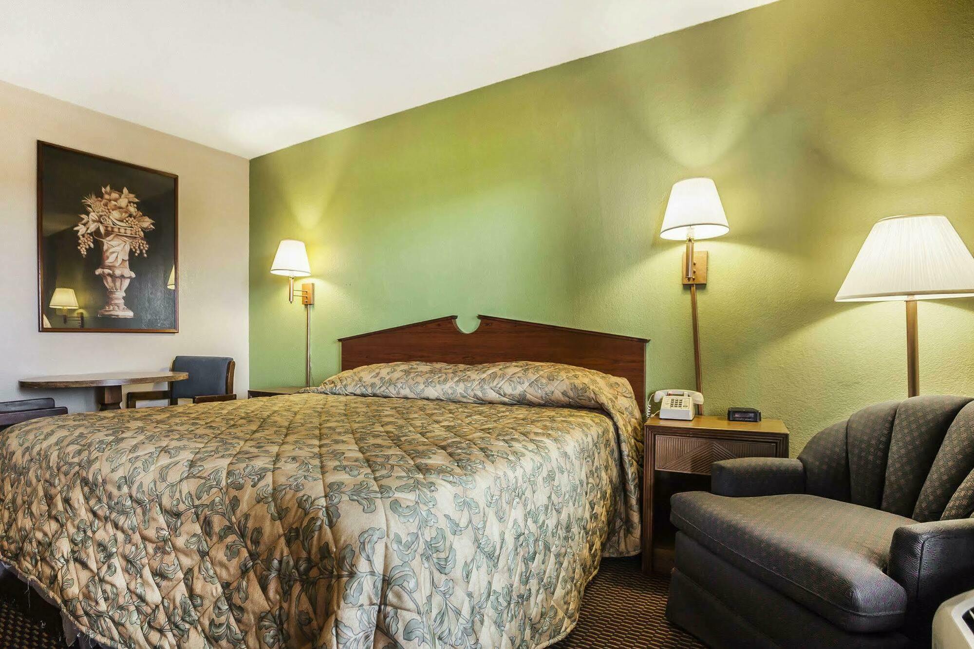 Econo Lodge Inn & Suites Denver Kültér fotó