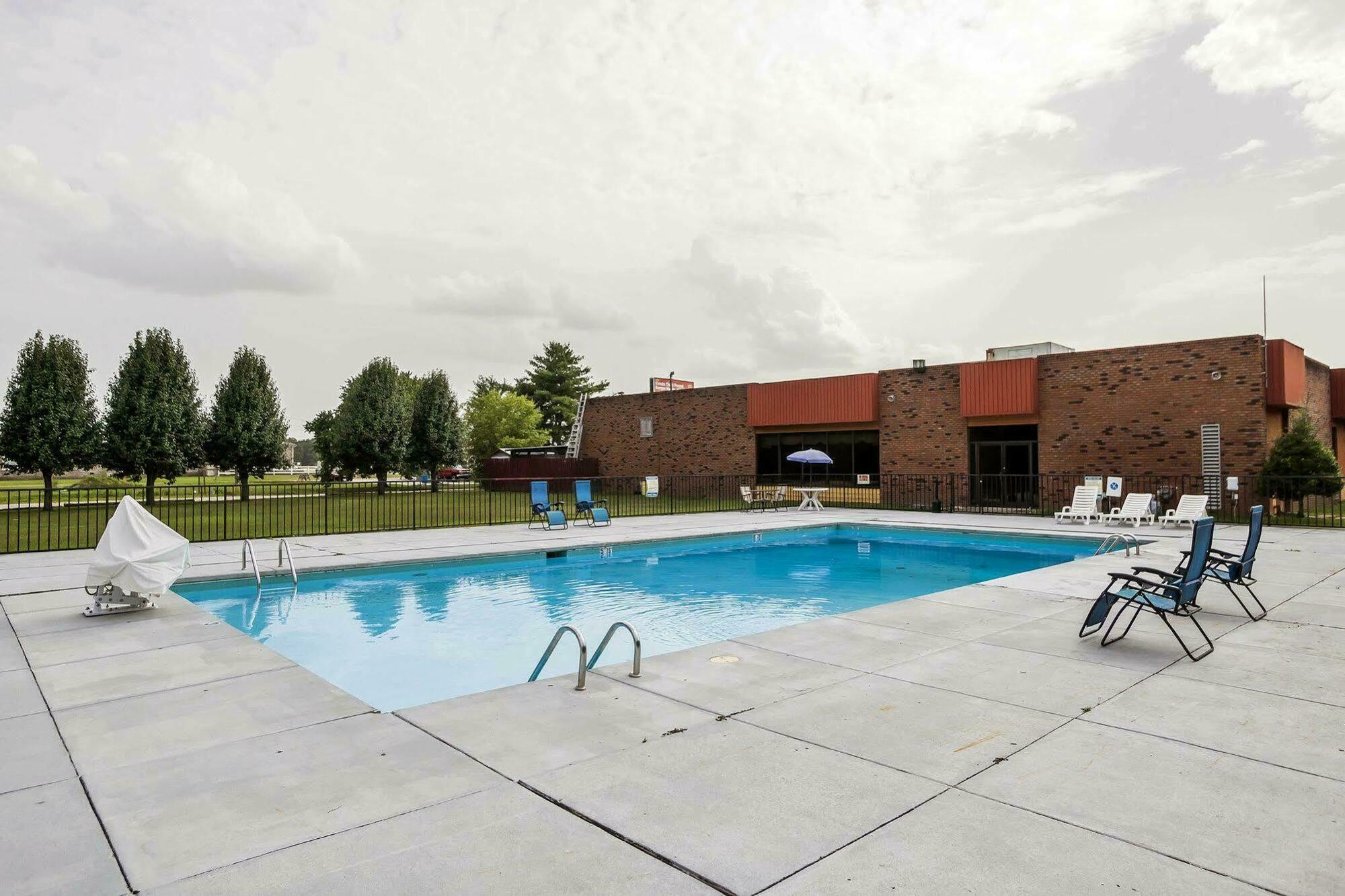 Econo Lodge Inn & Suites Denver Kültér fotó