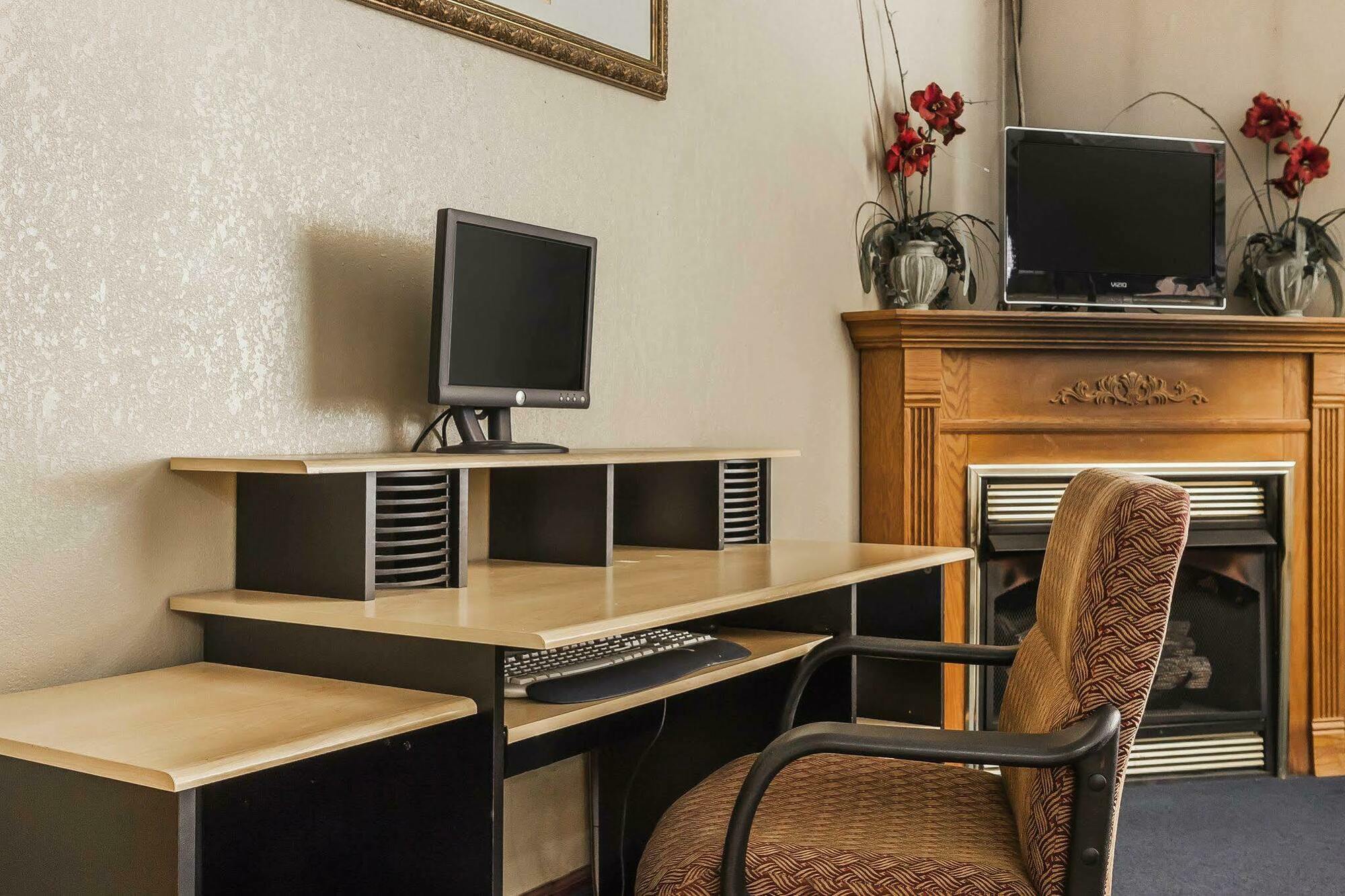 Econo Lodge Inn & Suites Denver Kültér fotó